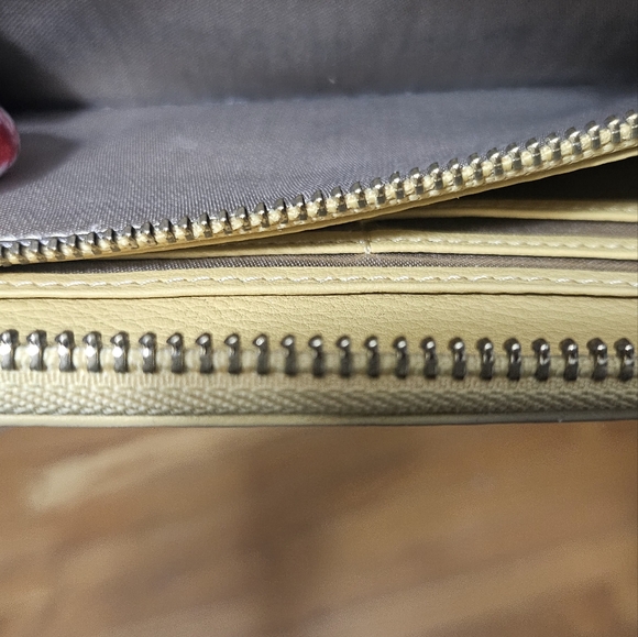 AUTHENTIC BURBERRY BLUE LABEL LONG ZIPPY WALLET - Picture 5 of 5